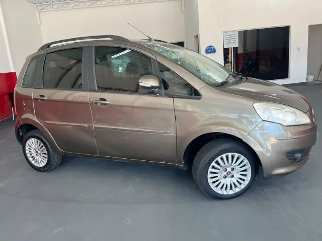 Fiat Idea Attractive 1.4 Fire Flex 8V 5P 2011 - Foto 2