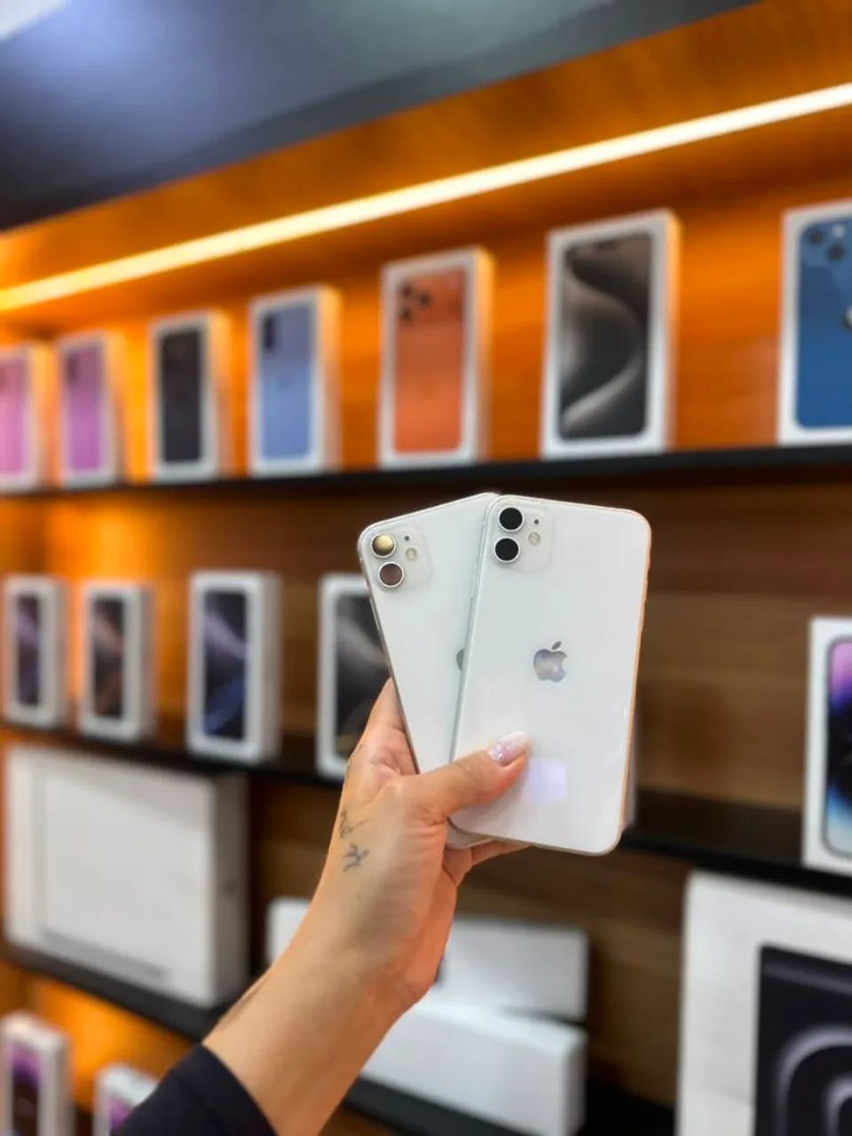 IPHONE 11 64GB semi novo original - Foto 2