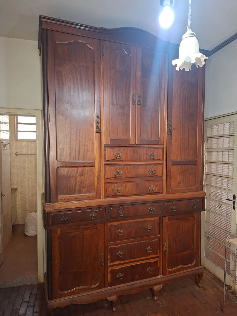 Guarda roupa  estilo colônia 
