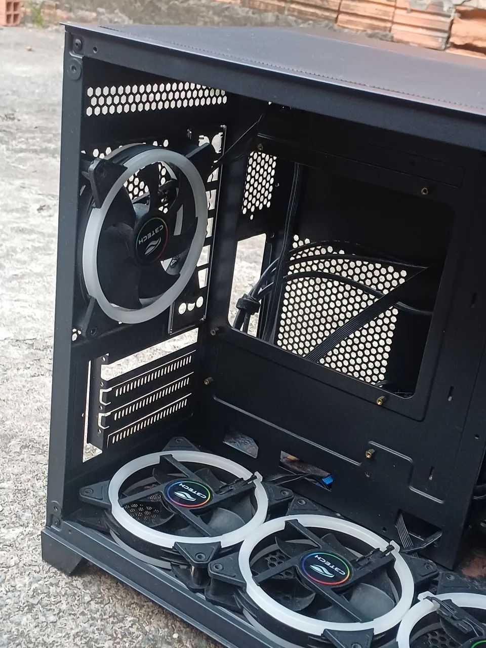 Gabinete Gamer Com fans e controladora 