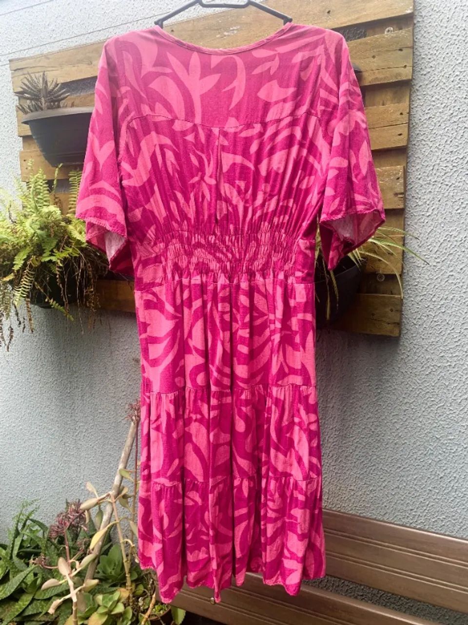 Vestido rosa manga flare - Foto 2