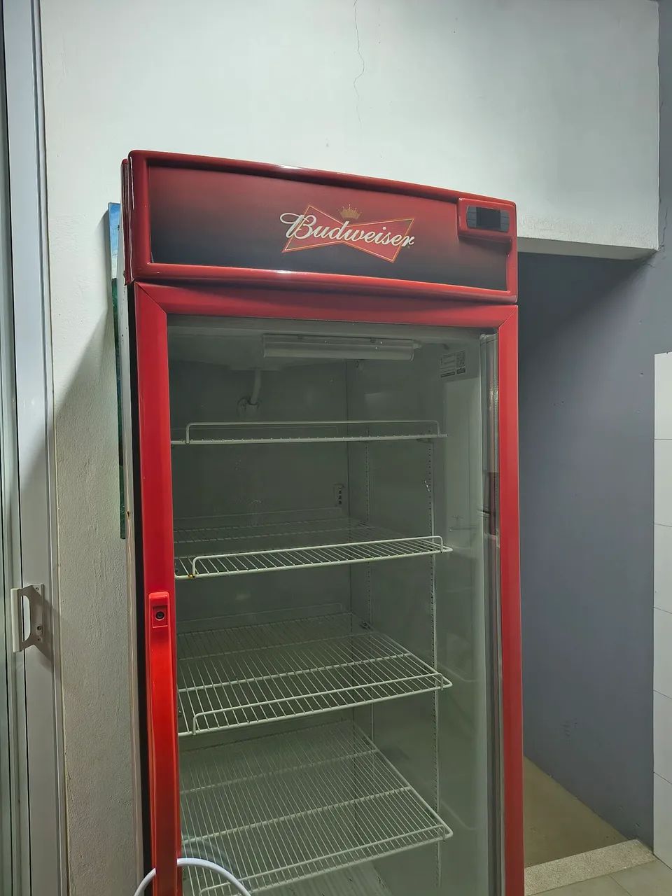 Freezer Budweiser para Bebidas - Ótimo Estado - Funcionando perfeitamente  - Foto 3