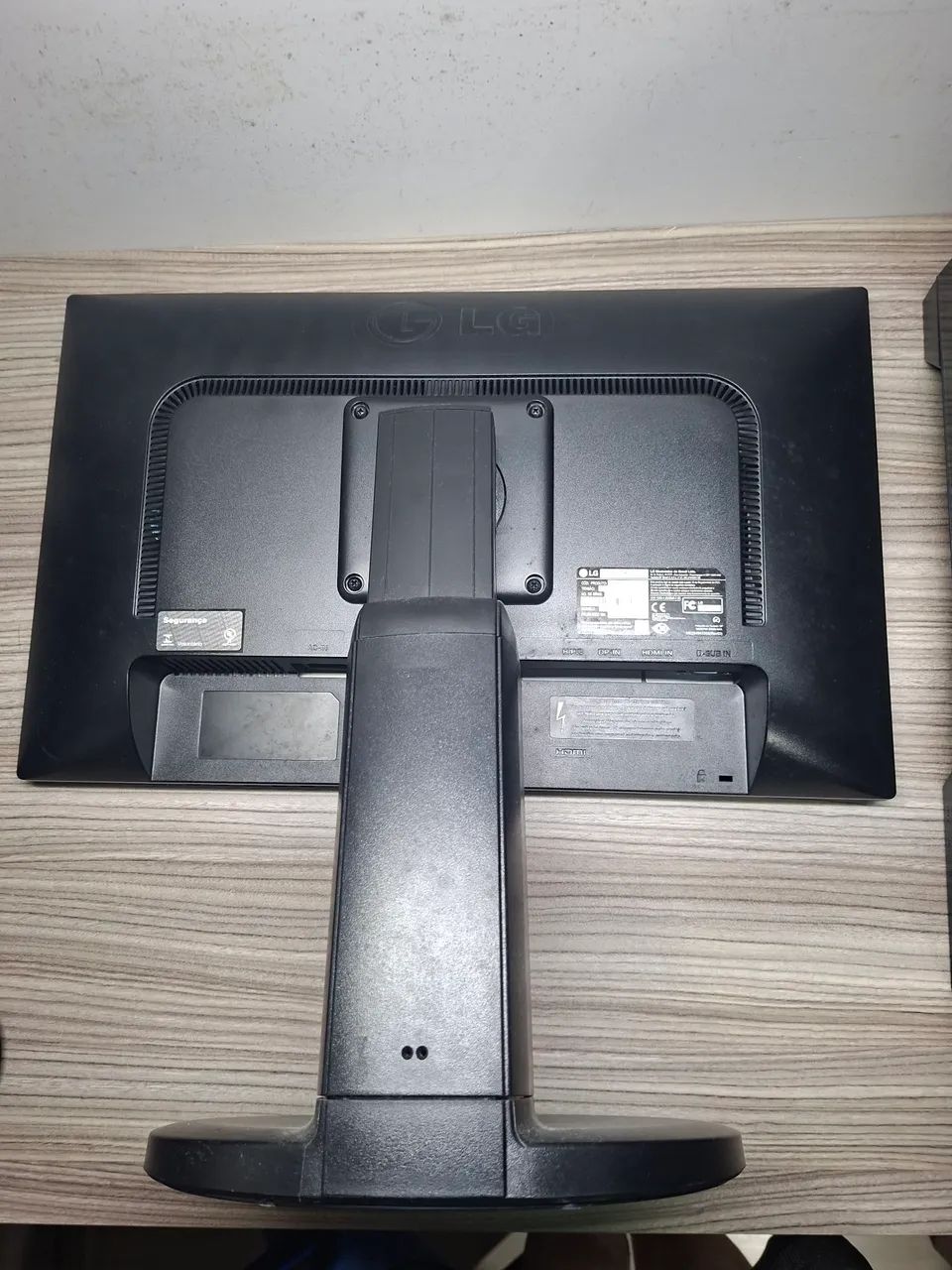 Monitor LG modelo 228n550y - Foto 4