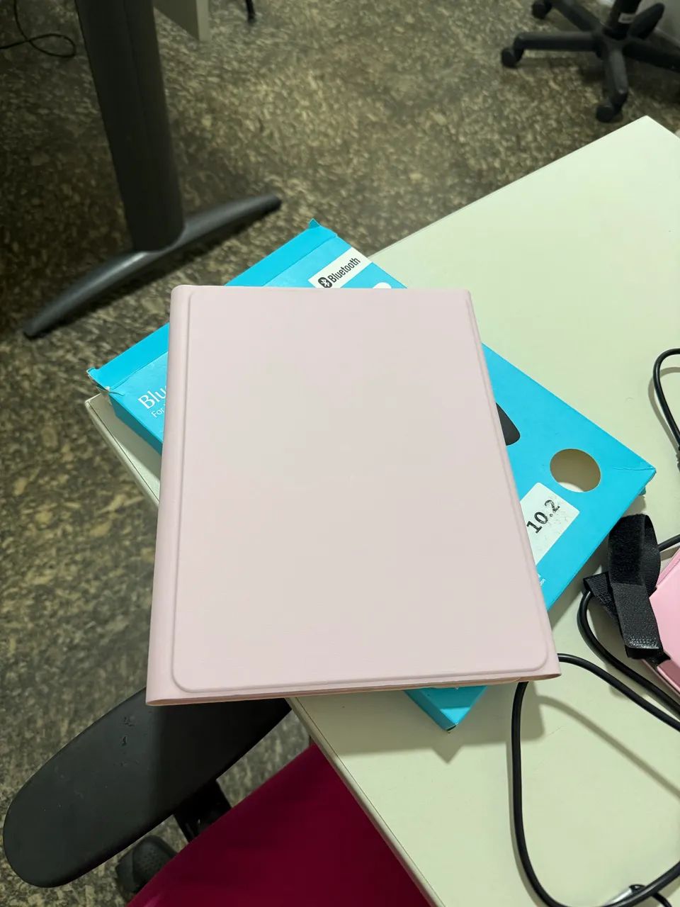 capa com teclado para iPad 7/8/9 - Foto 3