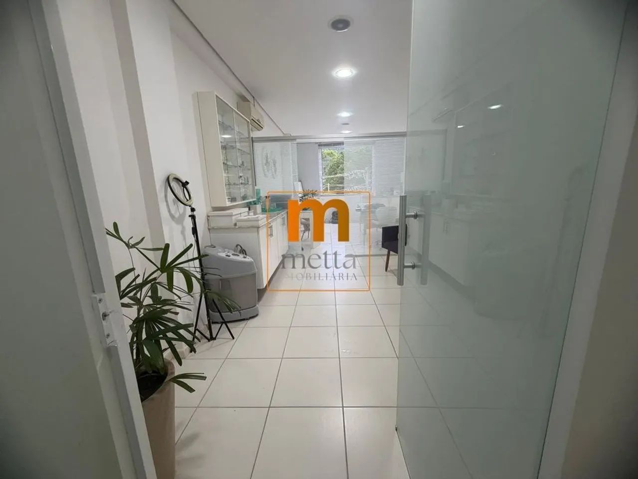 Sala à Venda em Córrego Grande, Florianópolis - SC