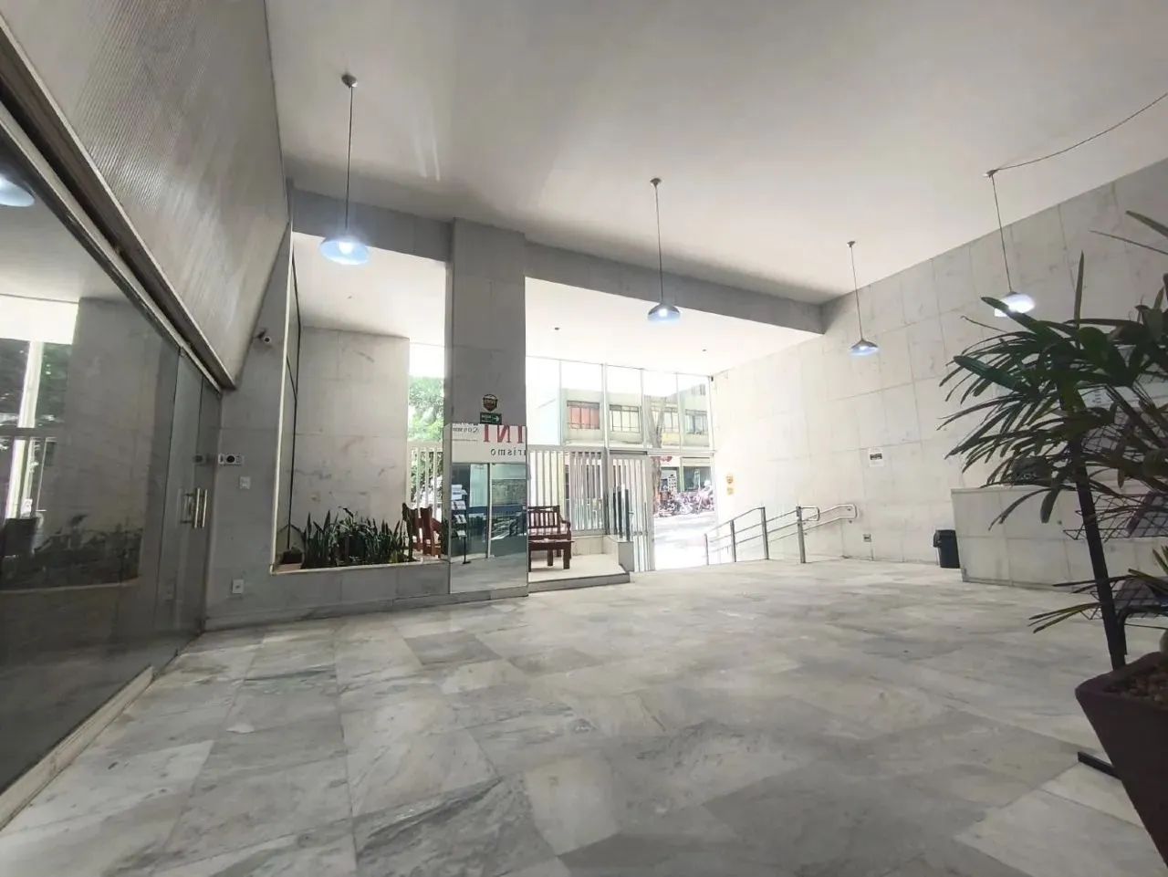 Sala Comercial para Alugar no Centro-Sul de Belo Horizonte  Oportunidade R$700 + condomíni - Foto 2