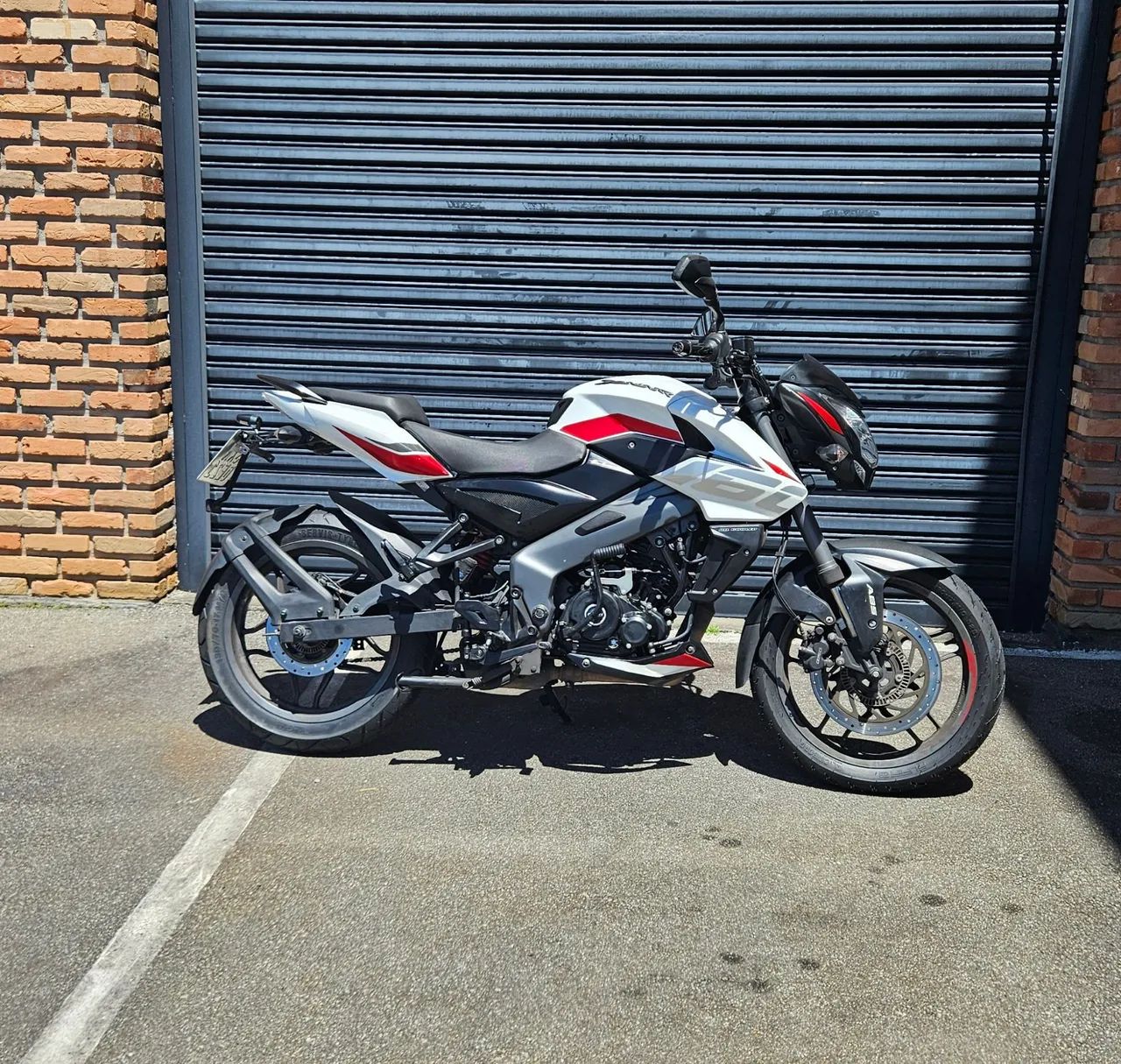 Bajaj Dominar 160 