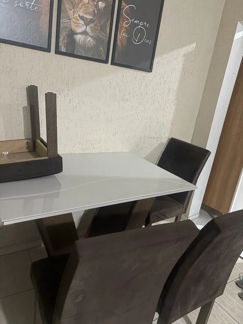 Mesa de jantar 4 lugares 