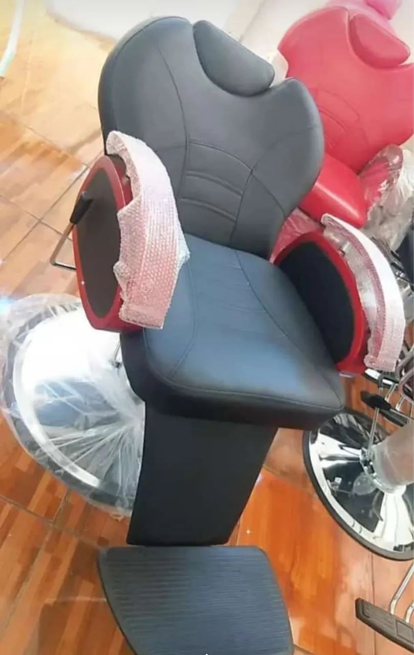Cadeira Poltrona barbearia Hl 803 Hot Bittes cosméticos - Foto 2