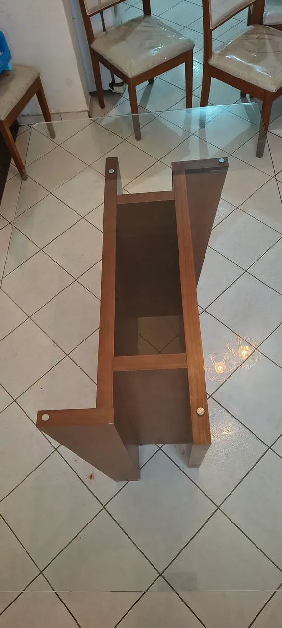 Mesa de jantar com tampo de vidro em ótimo estado. - Foto 3