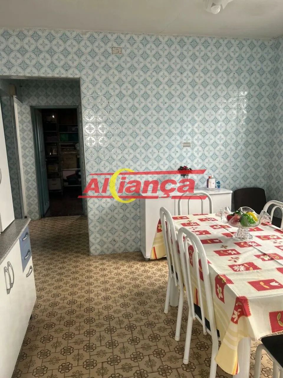CASA TERREA COM EDICULA, 3 DORMITÓRIOS, 2 VAGAS , 260 METROS - Foto 5