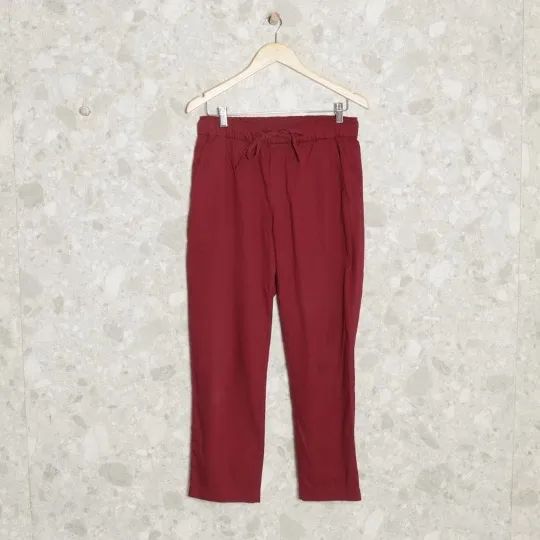 calça vermelho escuro