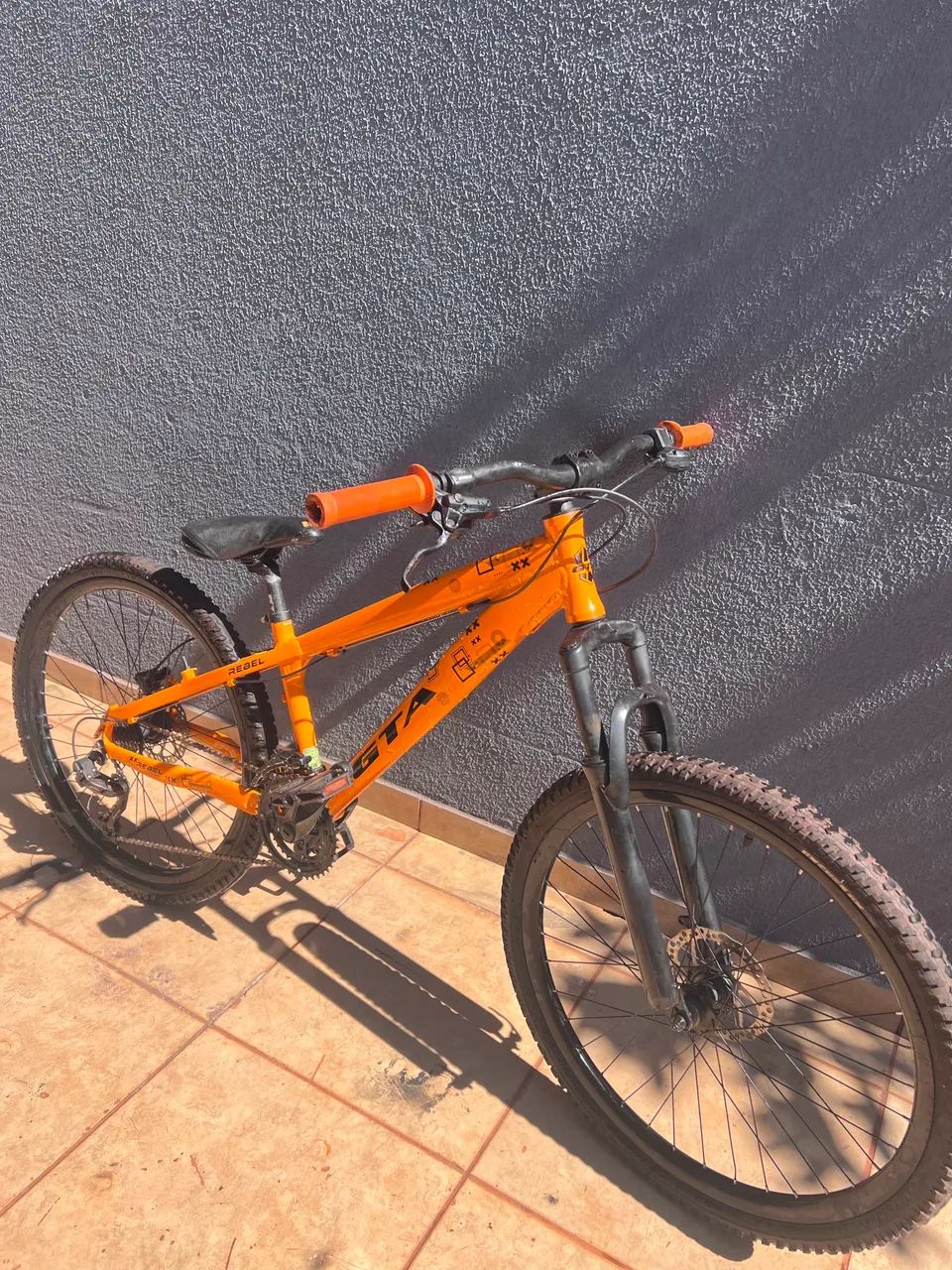 Vendo bicicleta GTA ARO 26 - Foto 2