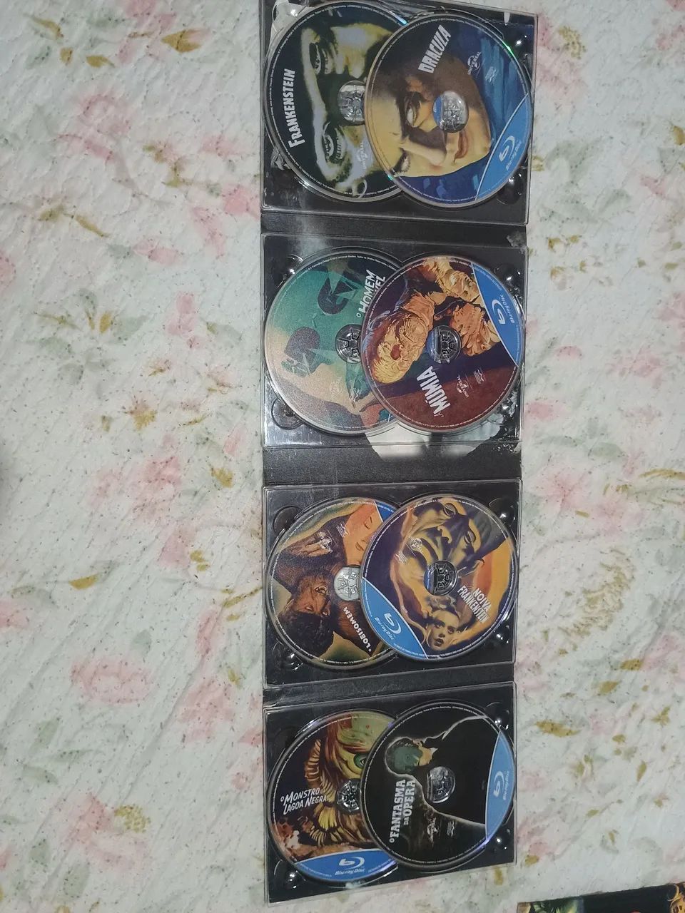 Monsters: The Essential Collection - Foto 4