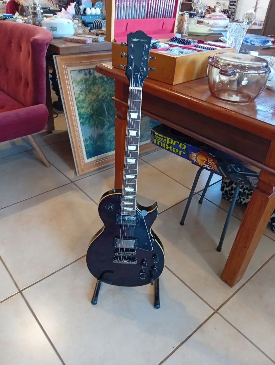 Guitarra hurricane perfeito estado 