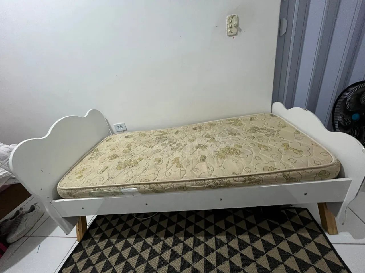 Cama Infantil com colchão 