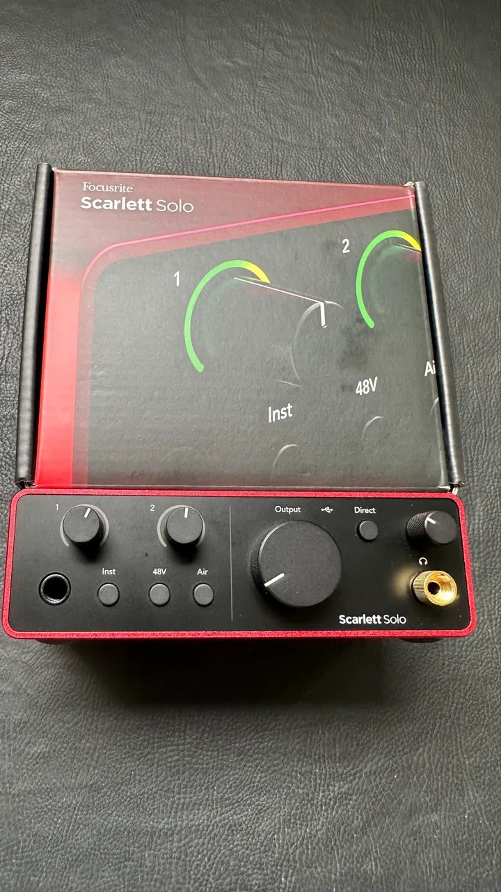 Interface De Áudio Focusrite Scarlett Solo 4th Gen vermelho Interface De Áudio Focusrite Scarlett Solo 4th Gen vermelho