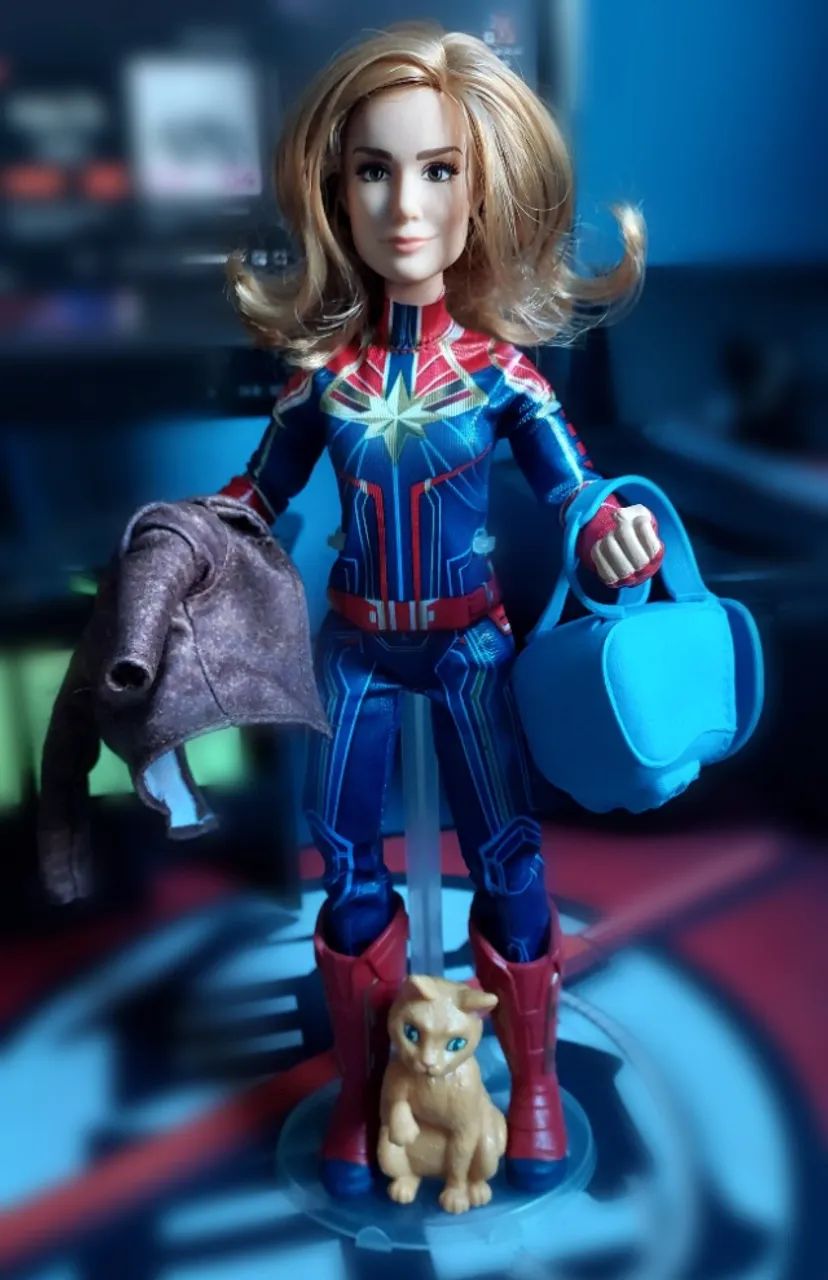 Barbie Capitã Marvel - Foto 5