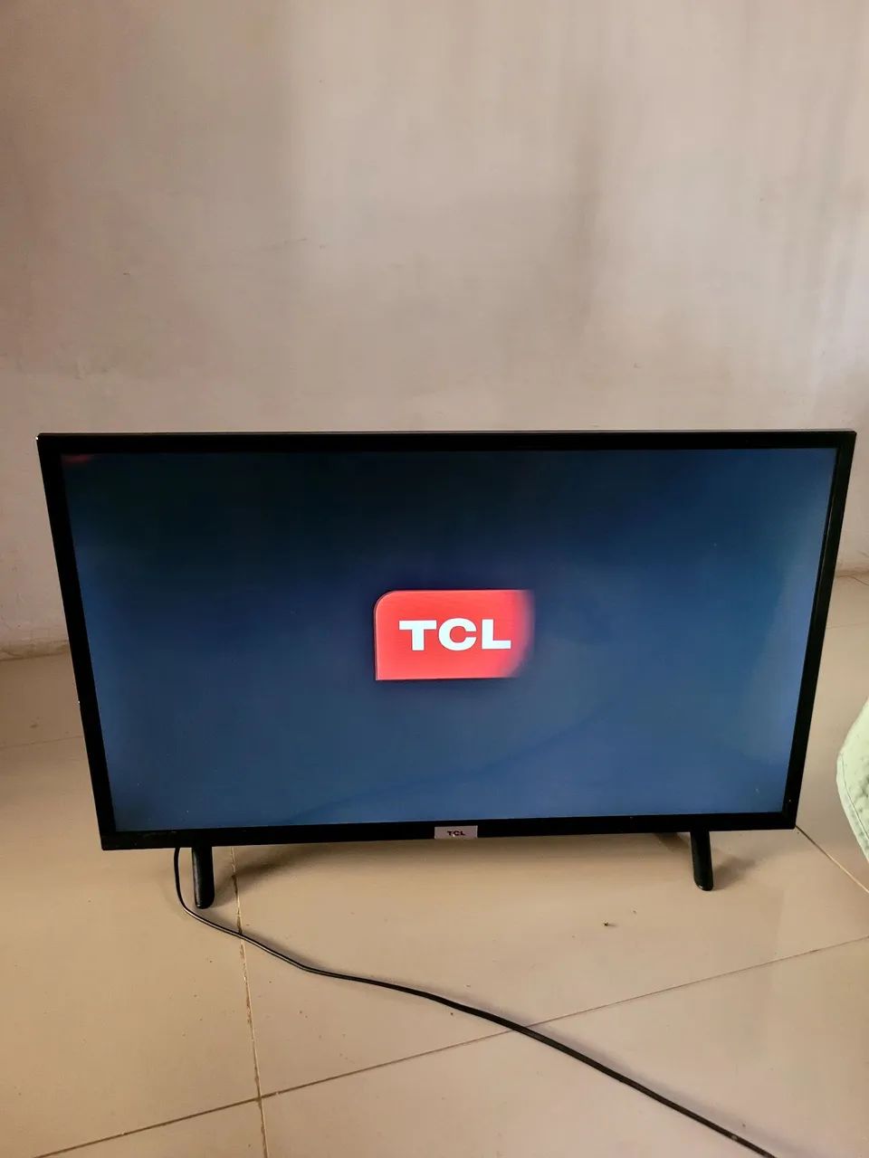 Tv TCL 32 android (detalhe na imagem) - Foto 2