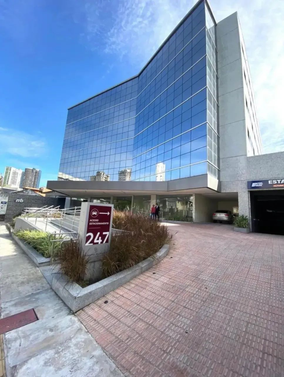 Alugo Sala Comercial no Ed. Porto Quality - 50m2 - com acabamento