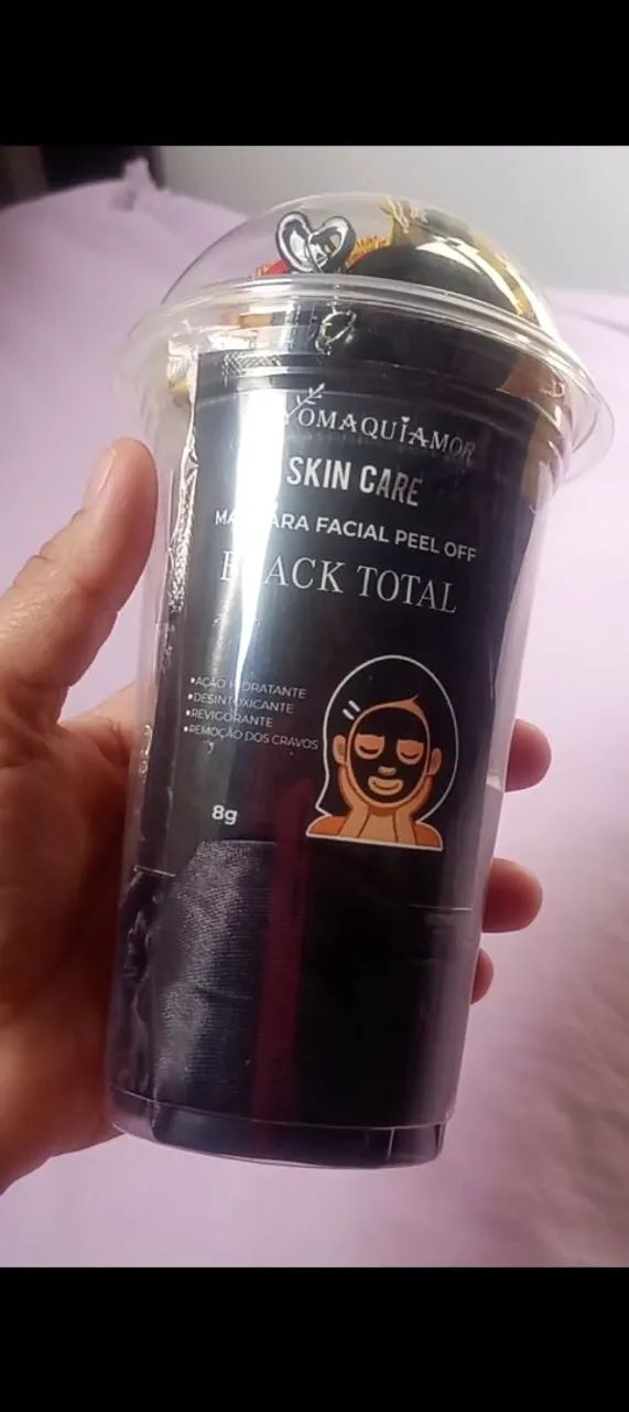 Copo da felicidade. Kit maquiagem e skin care