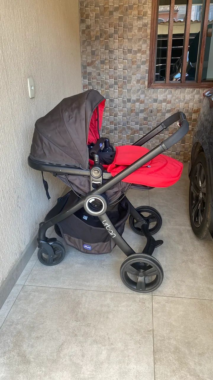 Carrinho de bebê seminovo 