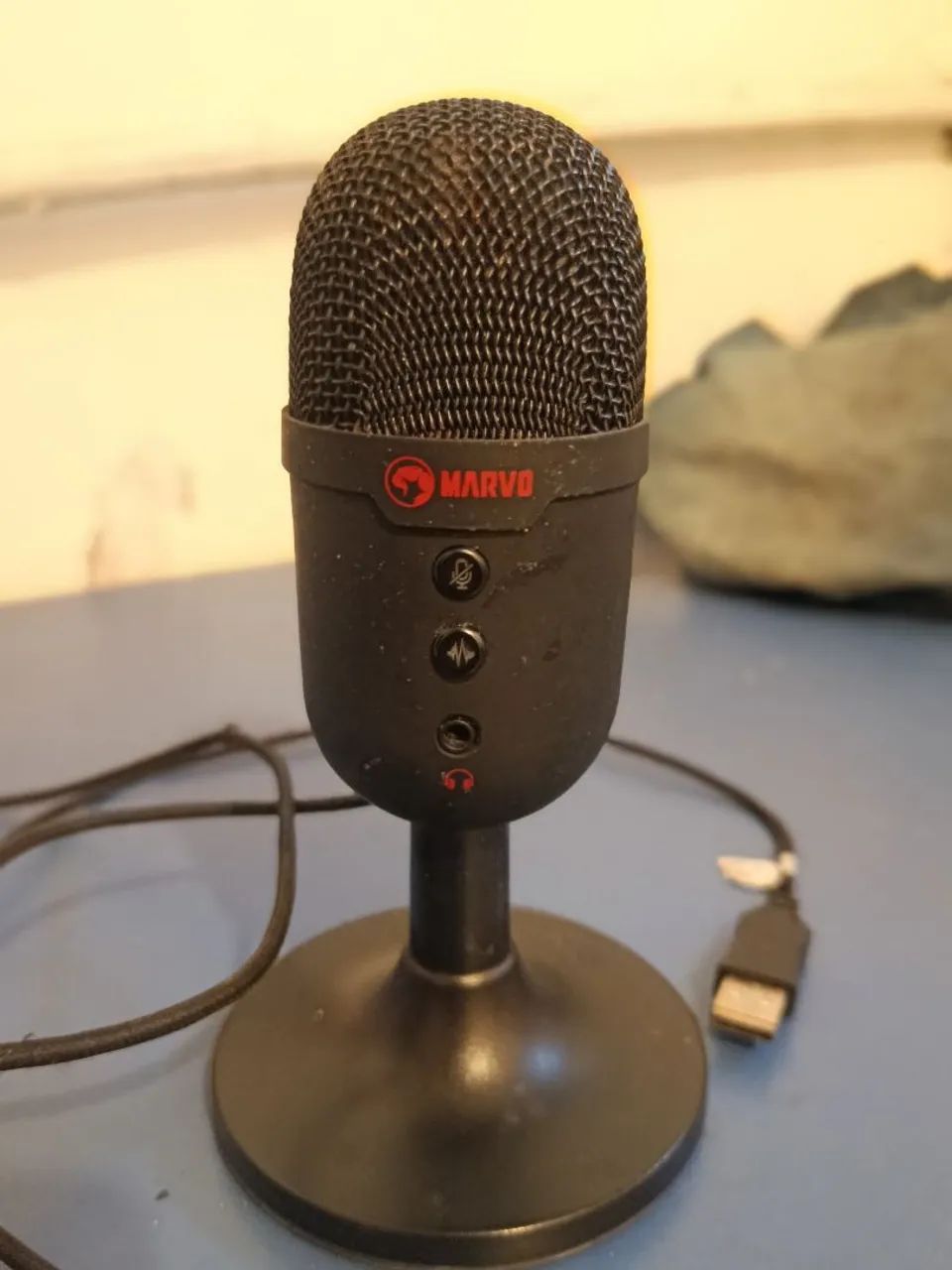 Microfone de mesa Marvo com RGB