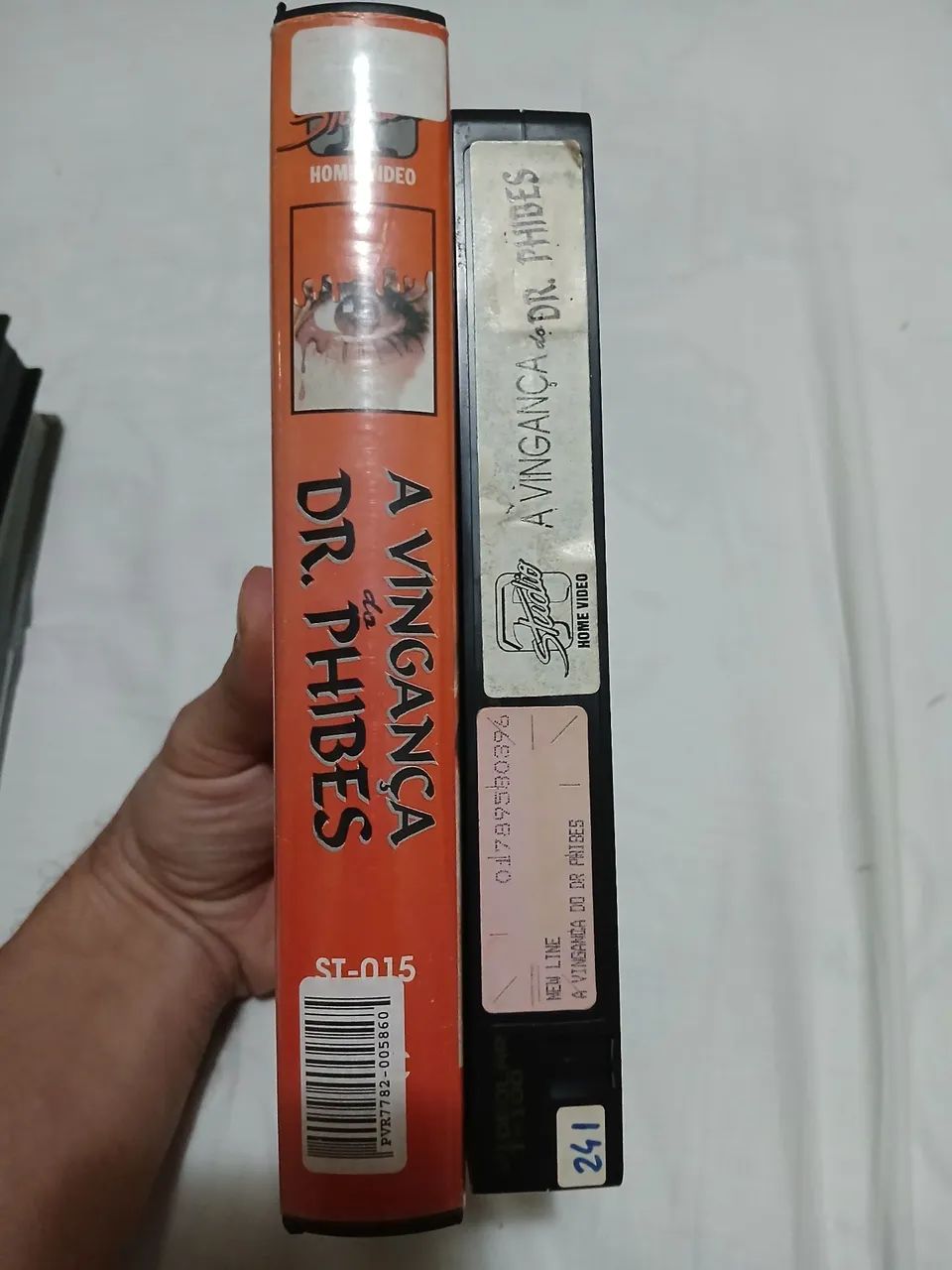 Vhs a vingança do dr. Phibes vincent price peter cushing - Foto 2