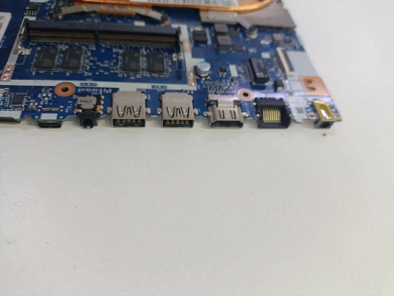 Placa Lenovo b330 i5 8th com vídeo  - Foto 2
