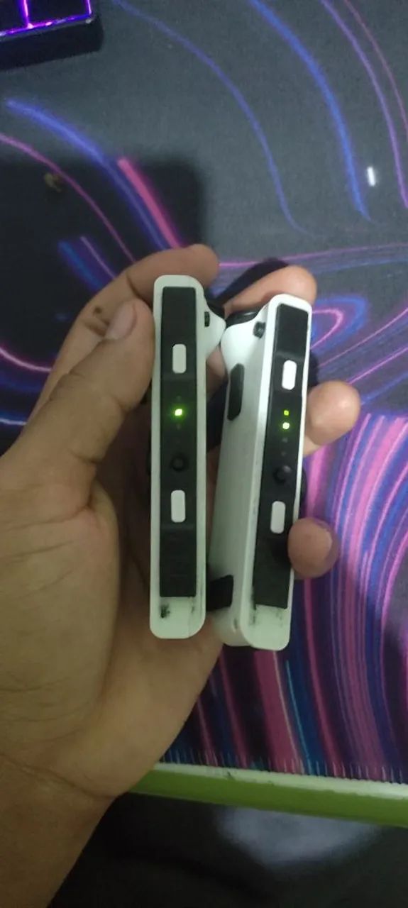 Par de JoyCons Originais Nitendo Switch - Foto 2