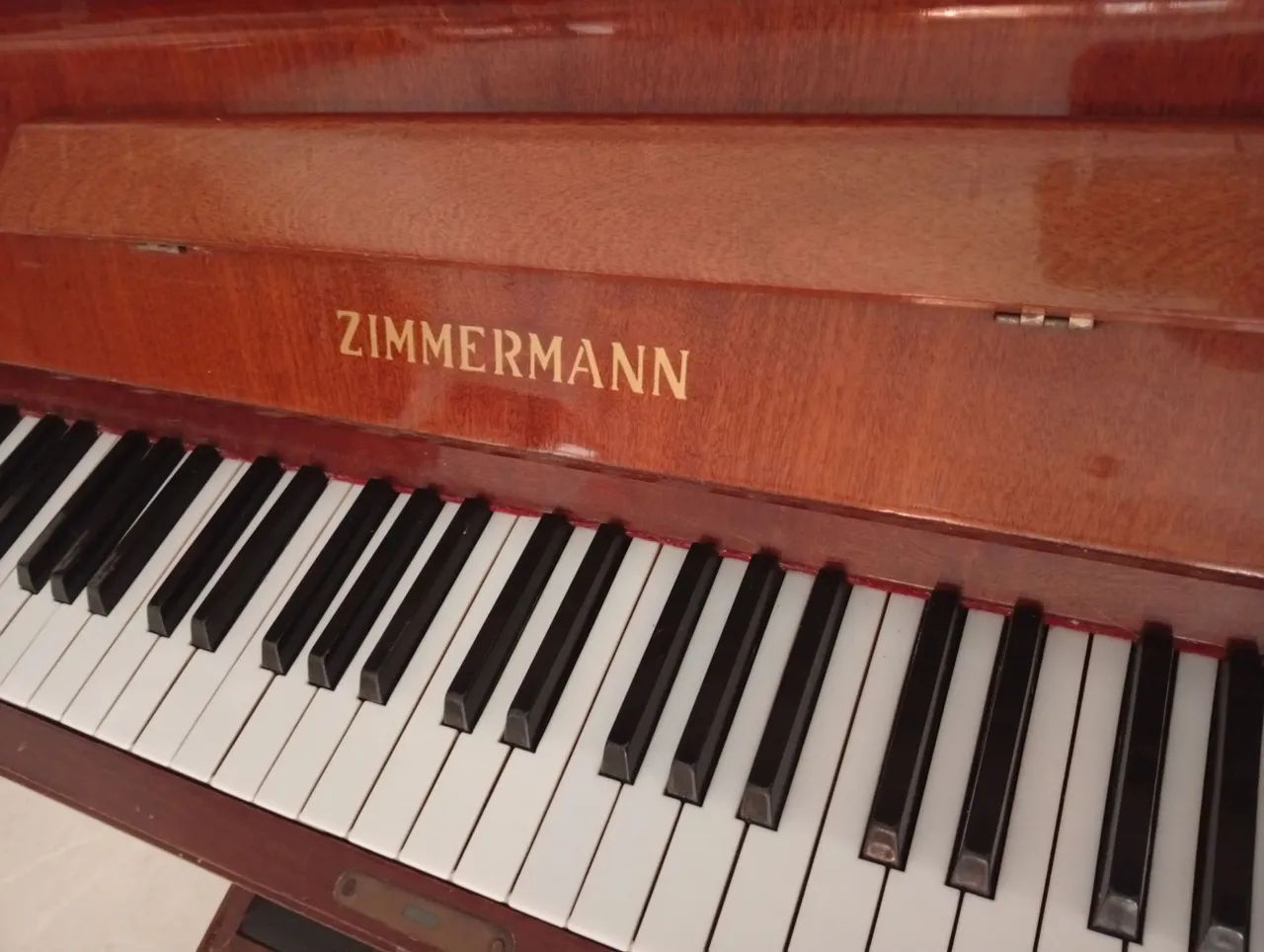 Piano acústico vertical Zimmerman - Instrumentos musicais - Jardim