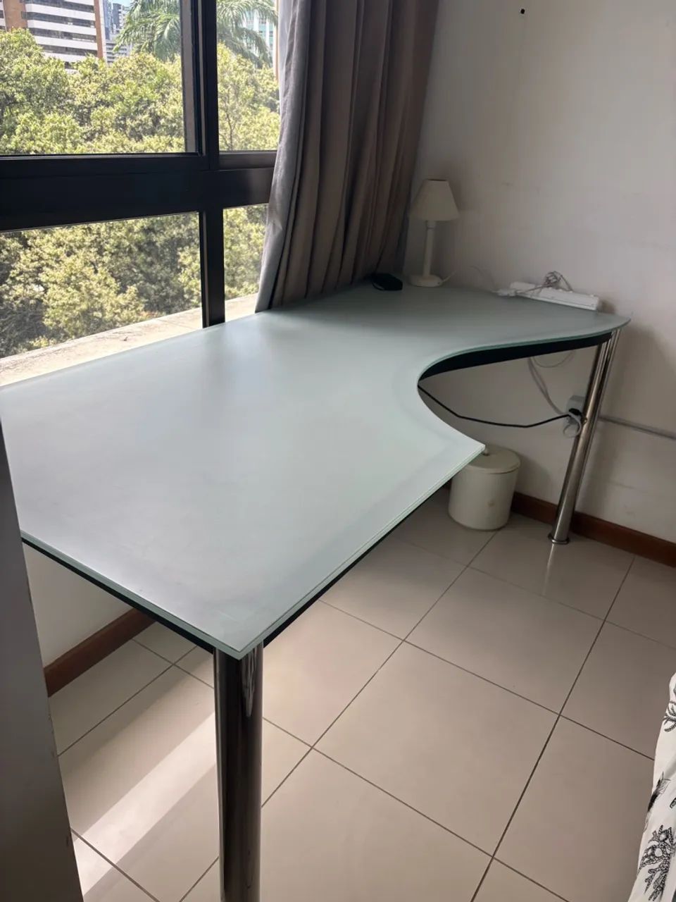 Mesa de escritório de vidro - Foto 2
