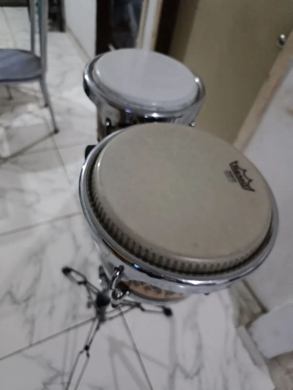 VENDO BONGO LP COM PEDESTAL NOVO - Foto 3