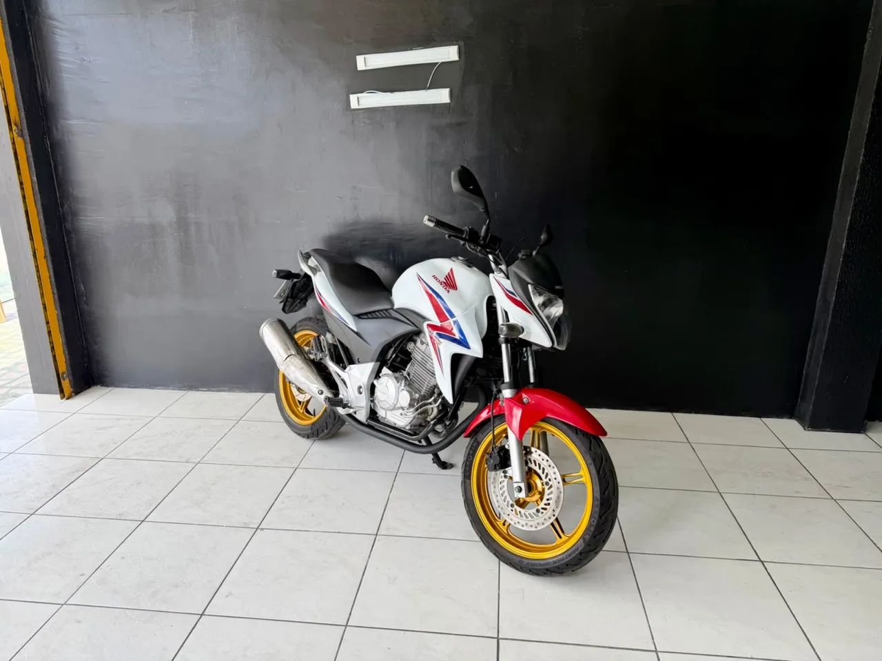 Cb 300 2015 Tricolor Extra!! - Foto 5
