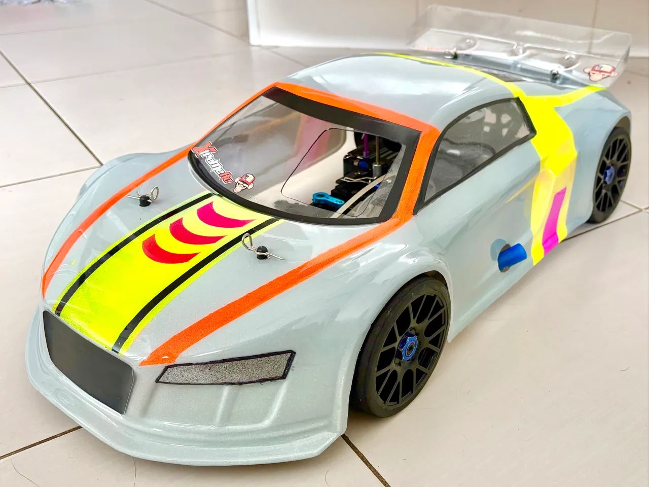 Automodelo 1/8 combustão  Kyosho GT2 seminovo revisado 