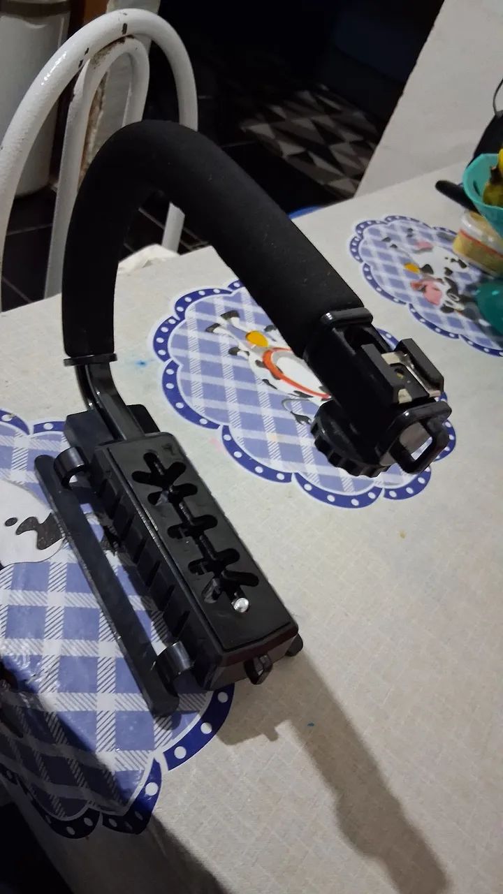 Suporte estabilizador para câmera e celular