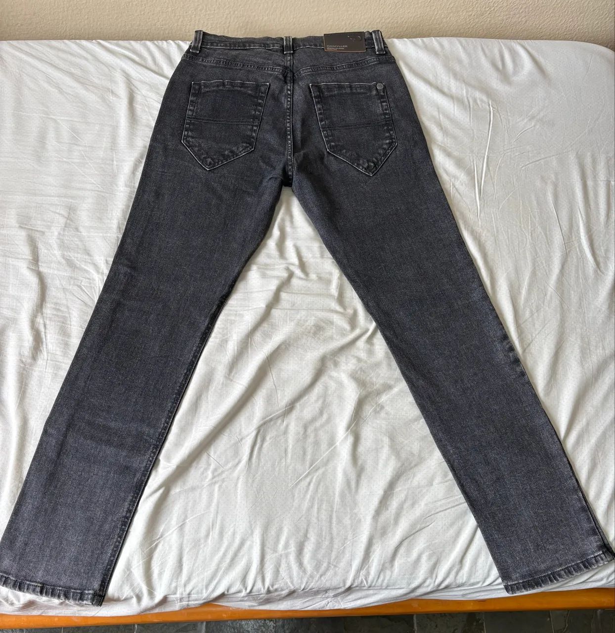 Calça Jeans da Damyller (Nunca Usada) - Foto 2