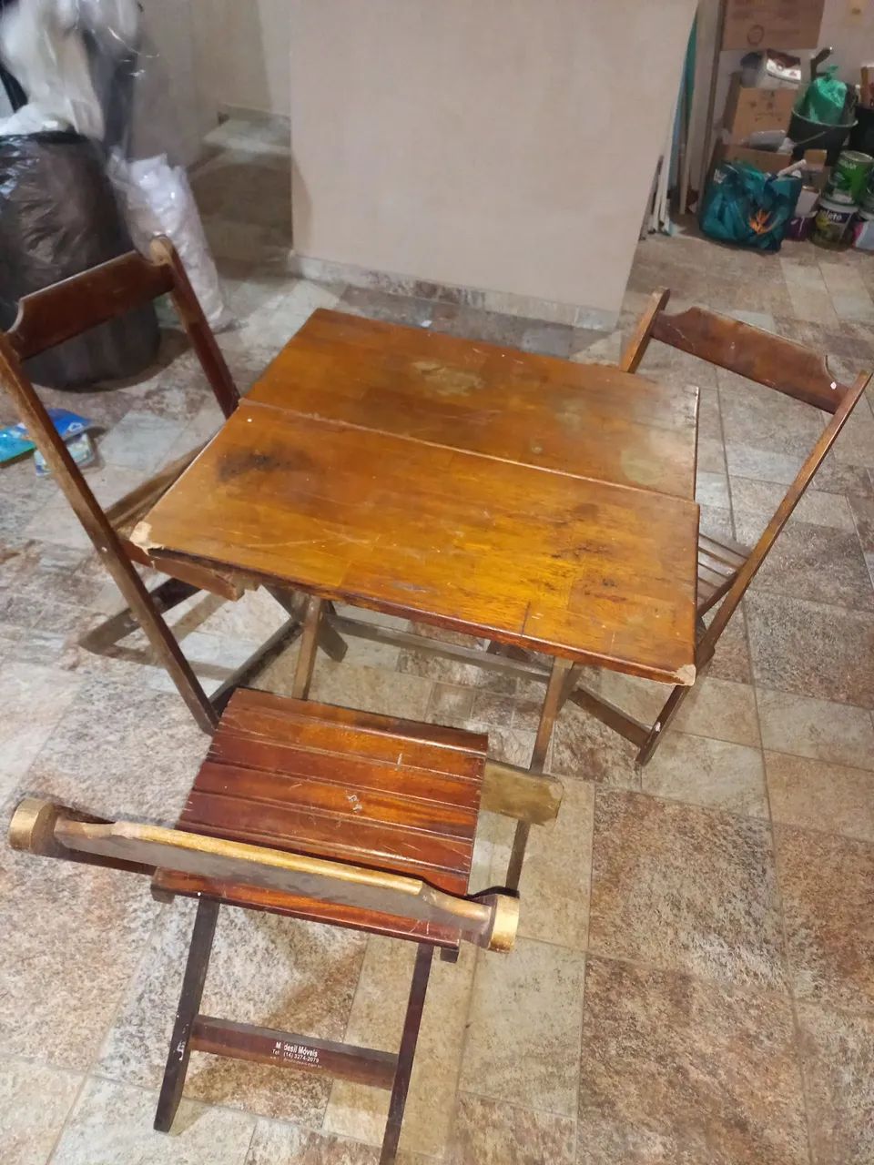Mesas e cadeiras