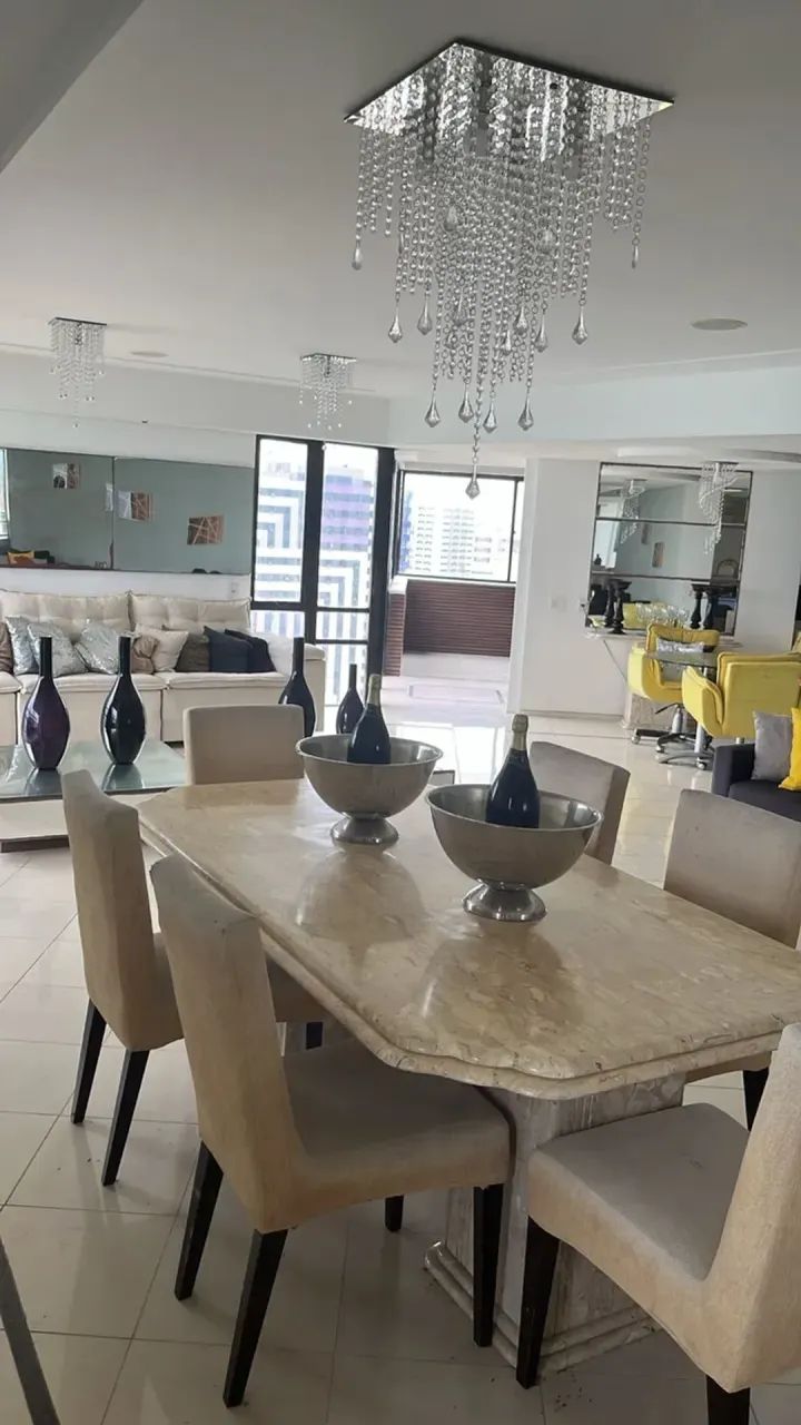 Imóvel para aluguel possui 314 metros quadrados com 4 quartos - Foto 2