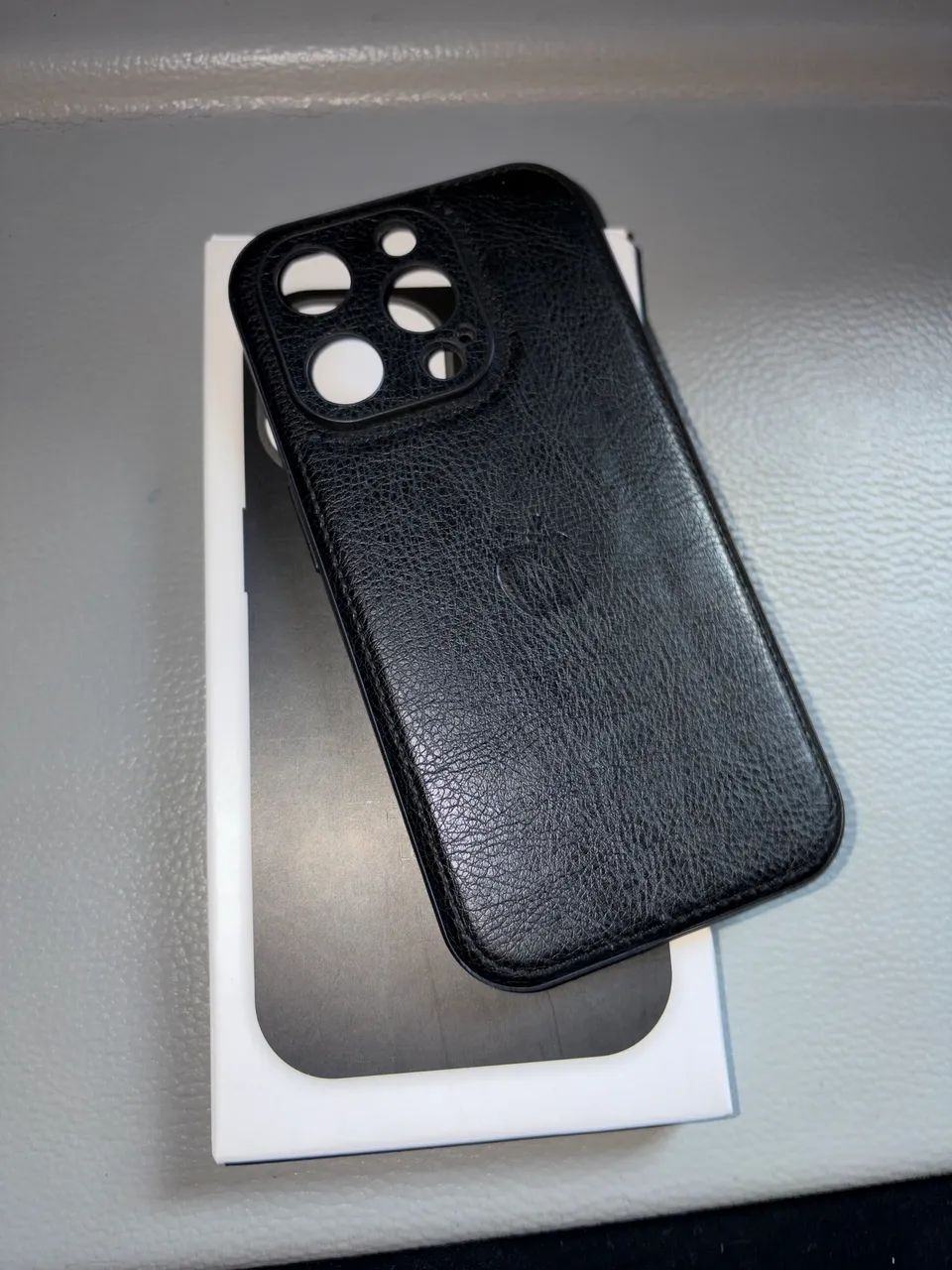 Capinha iPhone 15 Pro couro