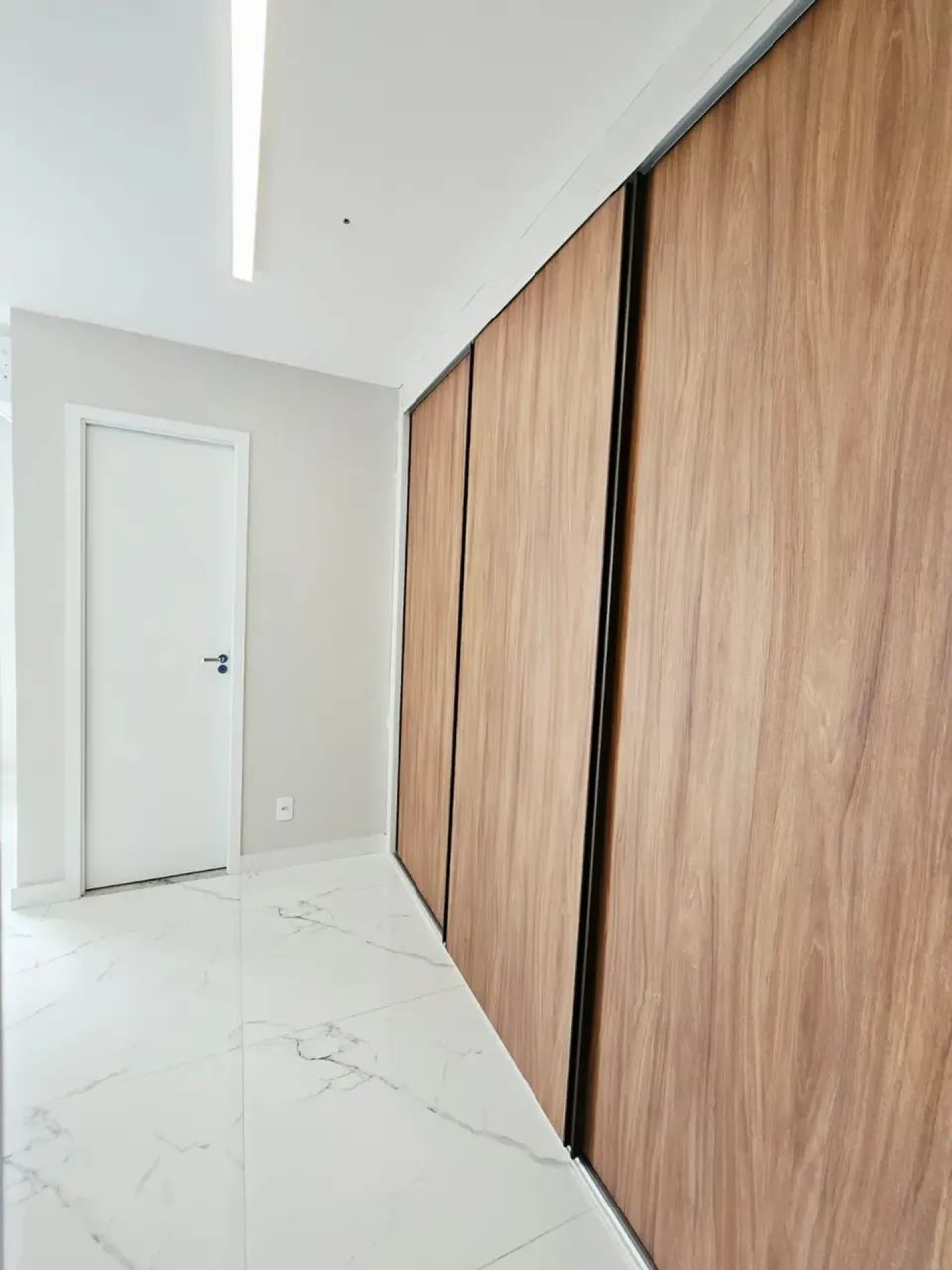 Silvia - Aluguel R$ 10.000,00 Condomínio  Le Boulevard  Três Suites com 02 vagas de garage - Foto 5