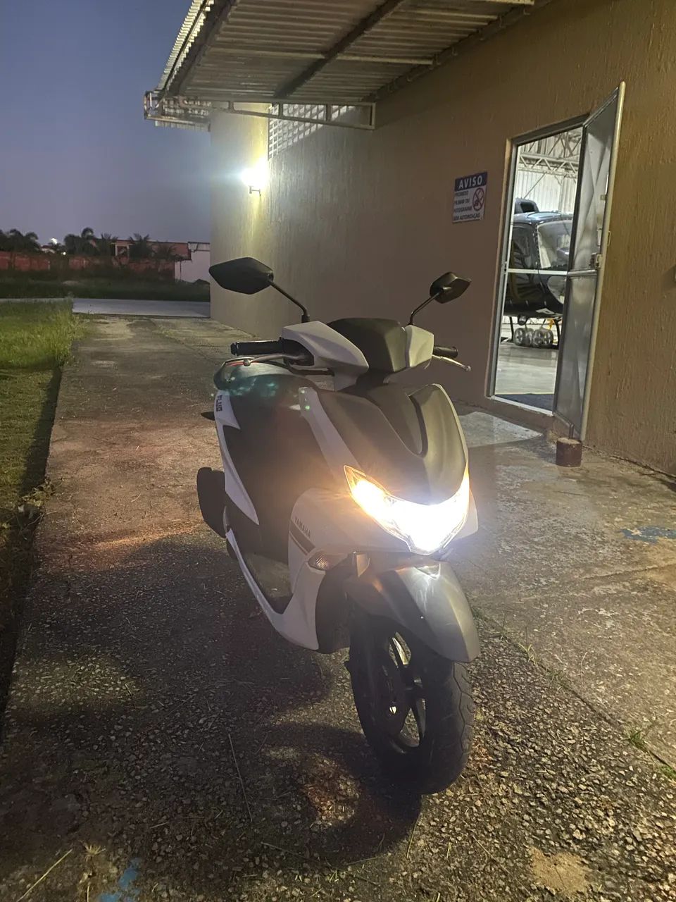 YAMAHA FLUO 125  - Foto 4