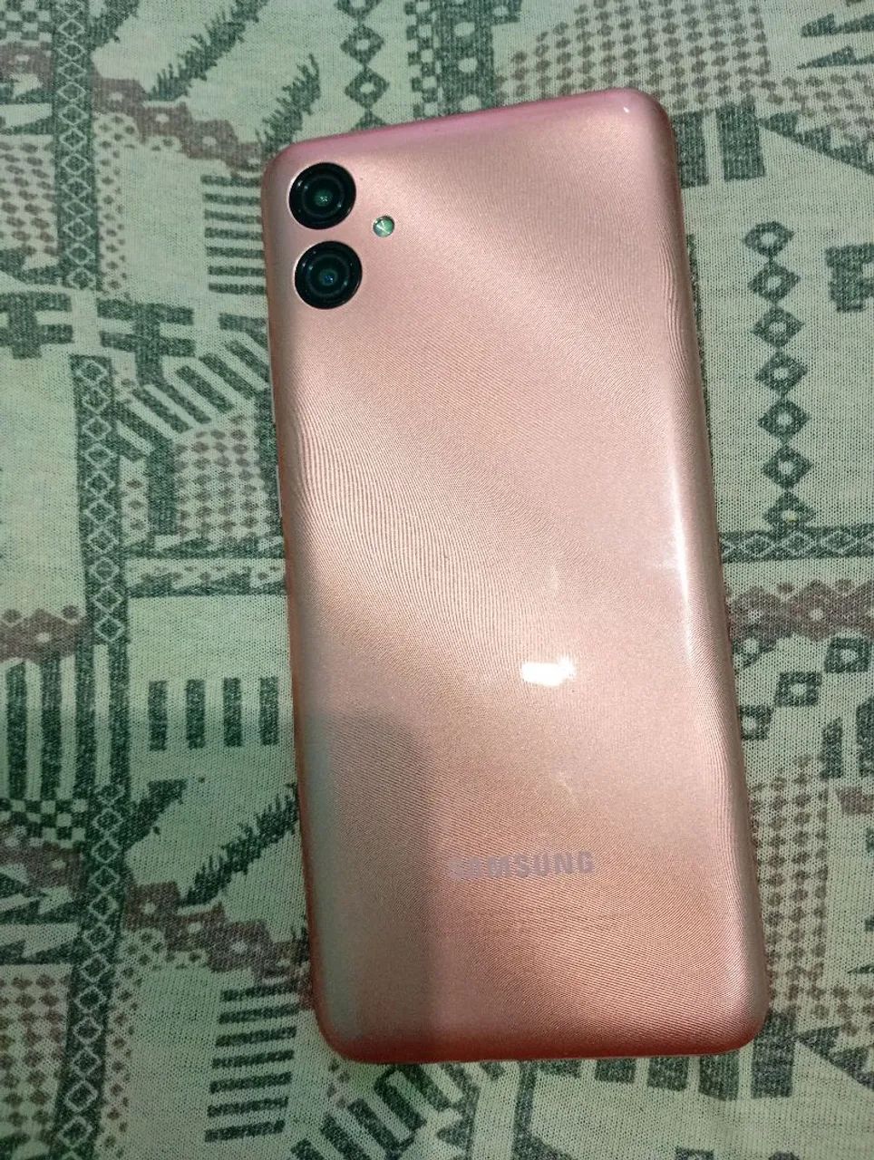Vende-se um celular - Foto 2