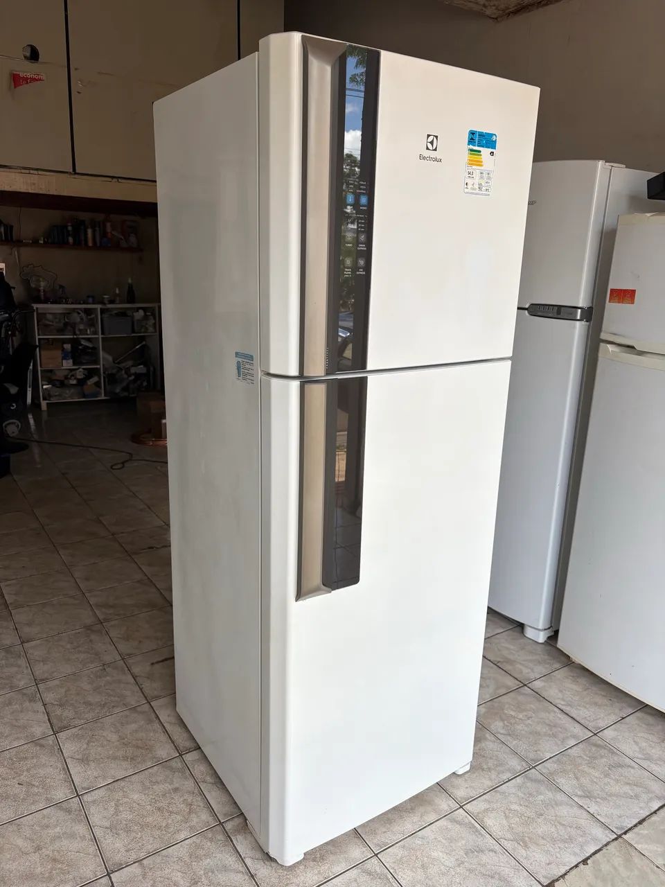 GELADEIRA DUPLEX ELETROLUX FROST FREE BEM CONSERVADA!!! - Foto 2