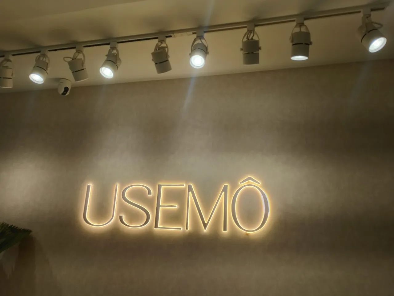 Eletricista. Iluminação de led.