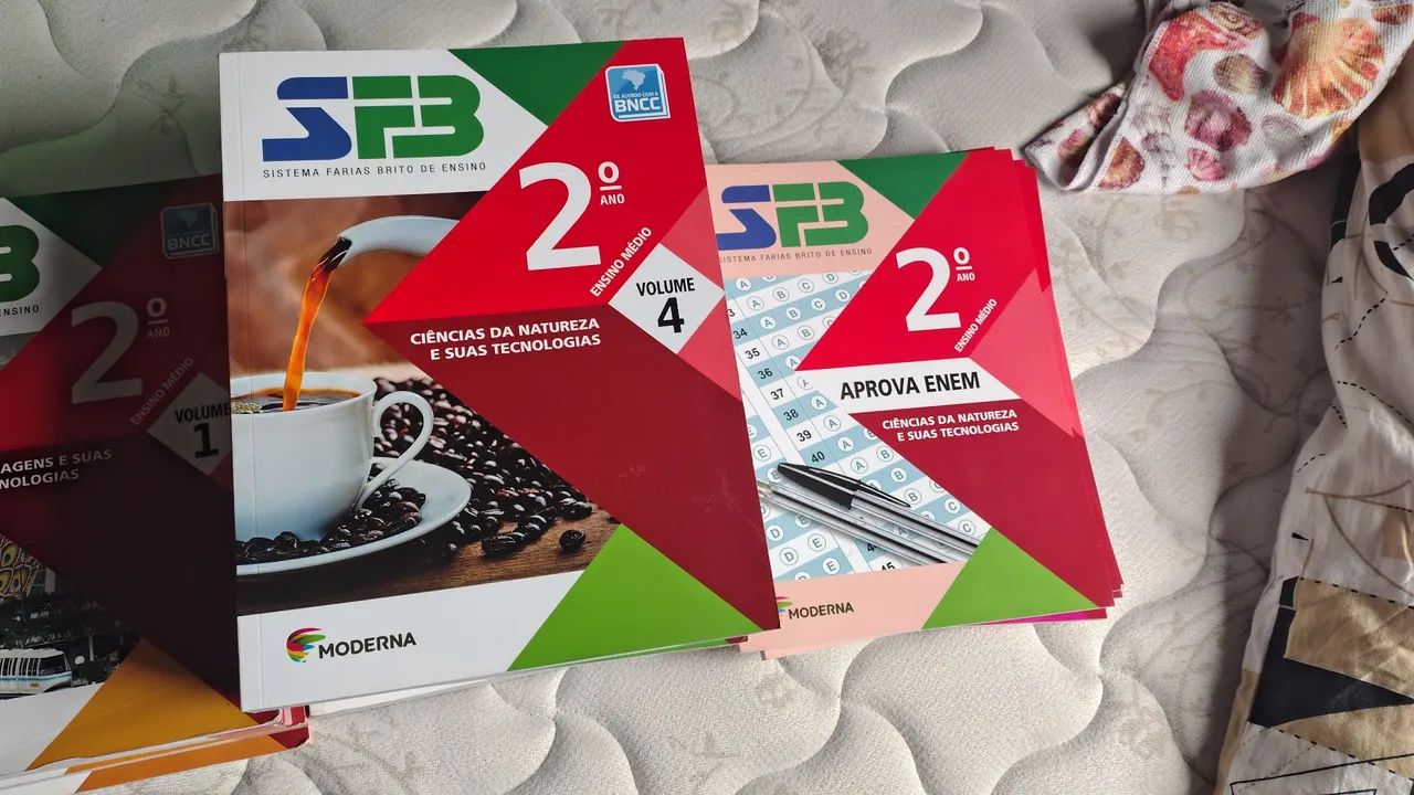 Livros 2 ano ensino médio Farias Brito  - Foto 2