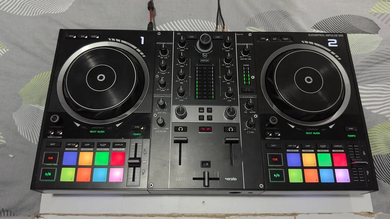 OPORTUNIDADE Controladora DJ Hercules Inpulse 500 + Cabos