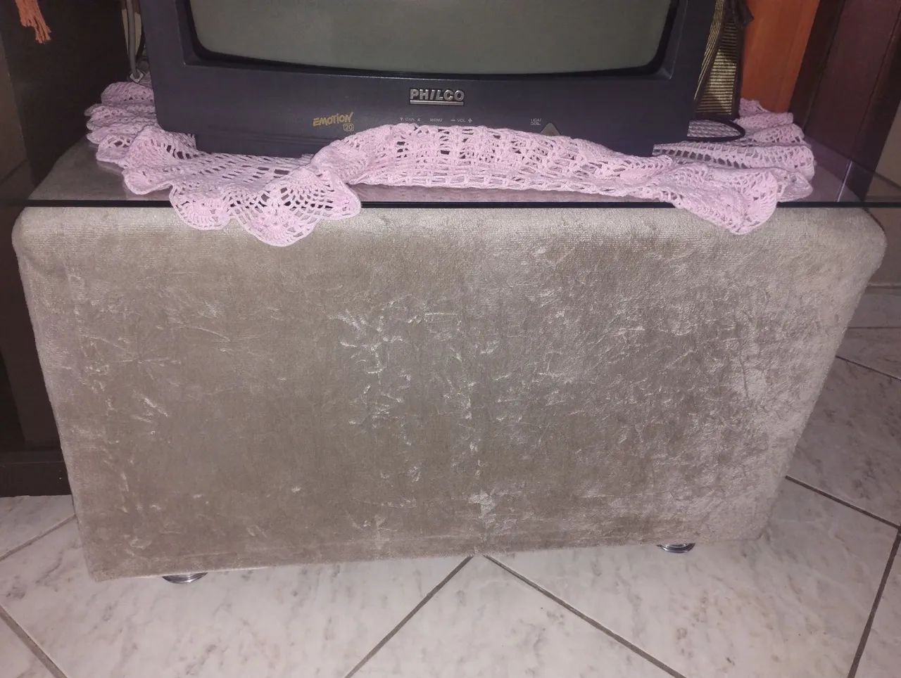 Sofá de canto com puf com vidro  - Foto 4