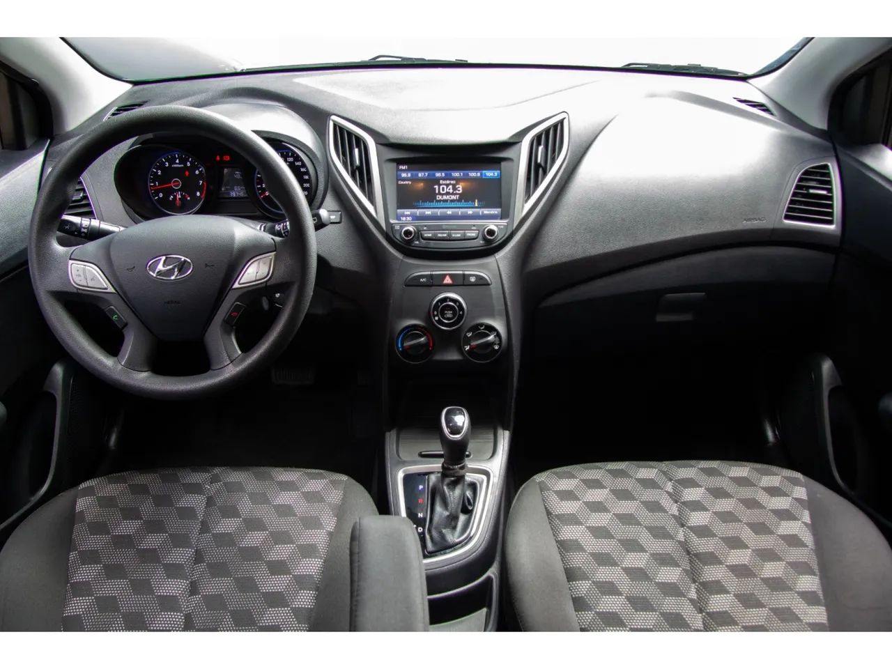 Hyundai HB20 C.Style/C.Plus 1.6 Flex 16V Aut., foto 10 de 16