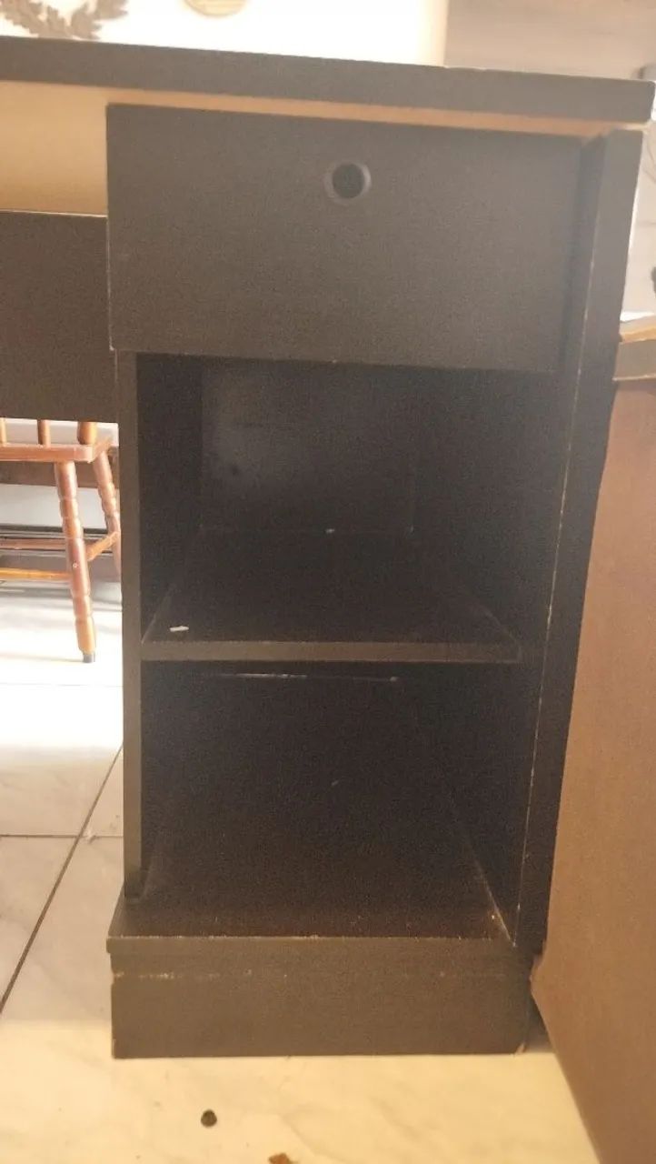 Mesa de Escritório preta C/ gaveta  - Foto 3